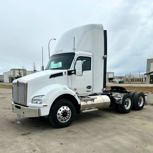 2025 Kenworth T880 - Tandem Daycab (981394)