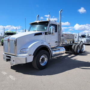 2025 Kenworth T880 - Tandem Daycab (995925)