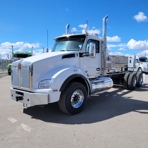 2025 Kenworth T880 - Tridem Sleeper (999333)