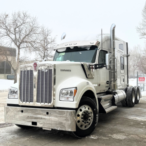 2025 Kenworth W990 - Tandem Sleeper (981286)