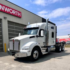 2025 Kenworth T880 - Tandem Sleeper (981743)