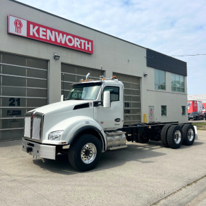 2025 Kenworth T880 - Tandem Daycab (982521)