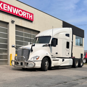 2022 Kenworth T680 - Tandem Sleeper (981448)