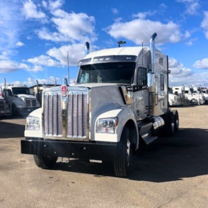 2025 Kenworth W990 - Tandem Sleeper (999137)