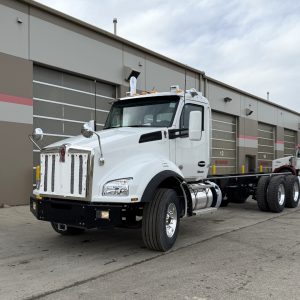 2025 Kenworth T880 - Tandem  Daycab - Mixer Spec (996413)