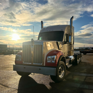 2025 Kenworth W990 - Tridem Sleeper (999138)