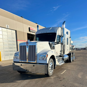 2025 Kenworth W990 - Tandem Sleeper (983208)
