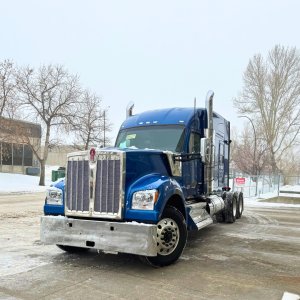 2025 Kenworth W990 - Tandem Sleeper (983211)