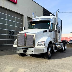 2025 Kenworth T880 - Tandem Sleeper (983381)